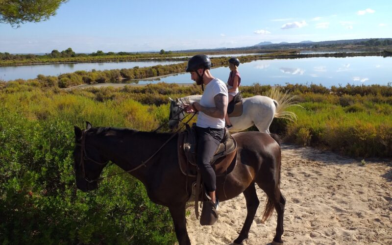 Reiten auf Mallorca - mit Reitgästen bei den Salzseen